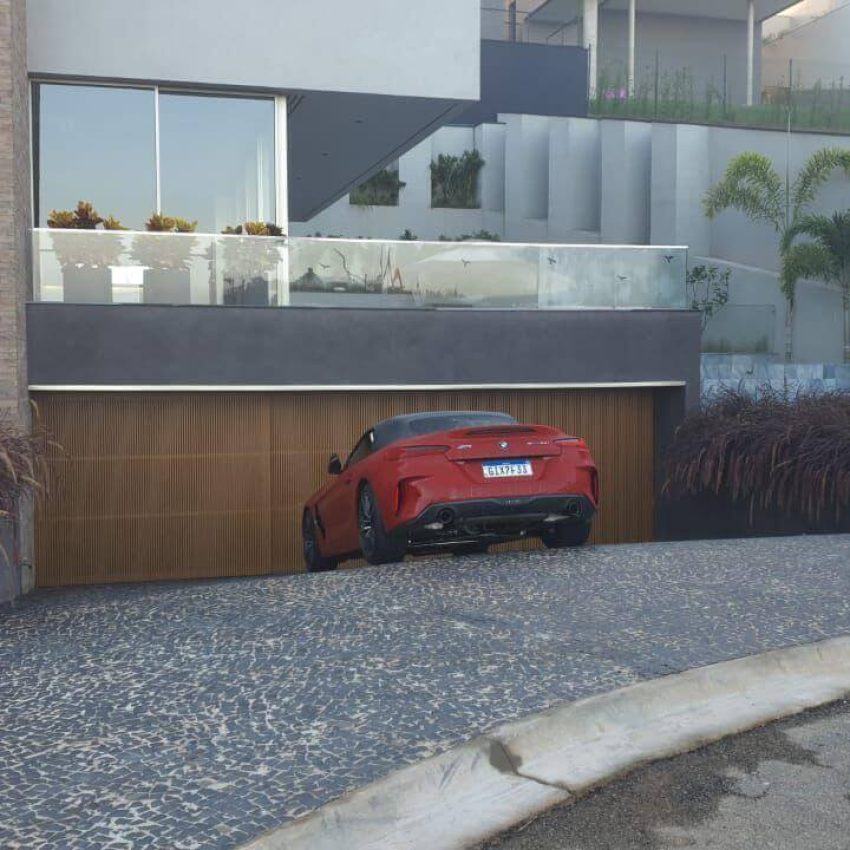 eace9de6-fb75-4a97-acda-00f98e4a55fa