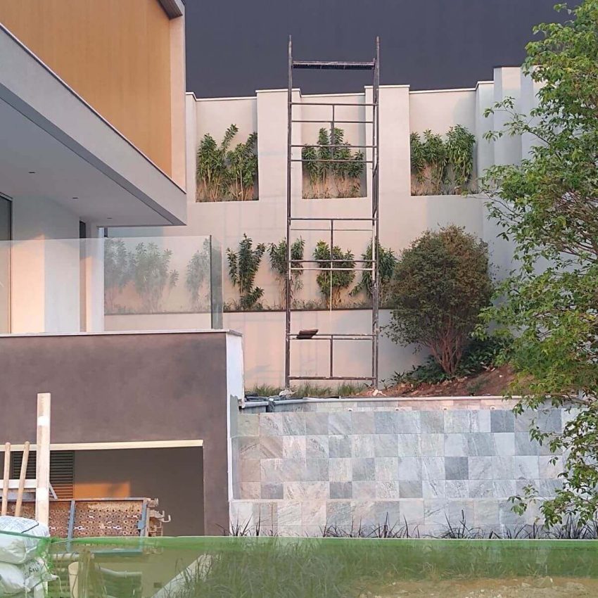 f0a61916-e051-4f56-96f6-3500218060d7